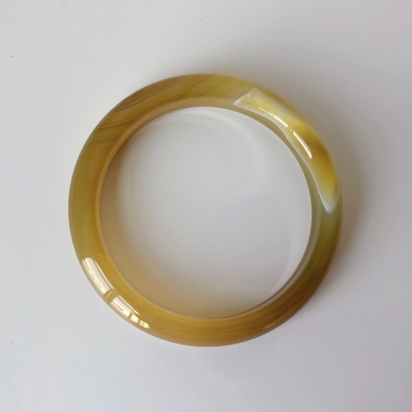 56mm Natural Yellow Agate Round Bangle BA125 - Picture 2 of 9